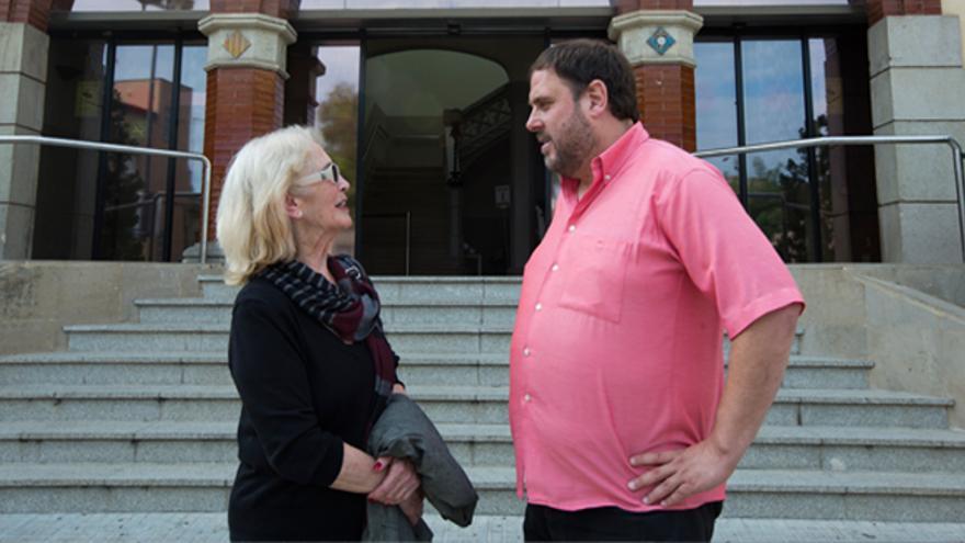 El reencuentro del presidente de ERC, Oriol Junqueras y Eugenia Parejo