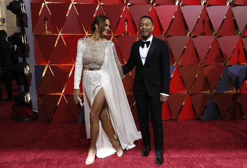 Las parejas de la alfombra roja de los Oscars 2017