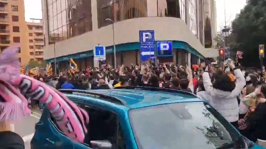 El valencianismo arropa al equipo antes del duelo contra el Valladolid