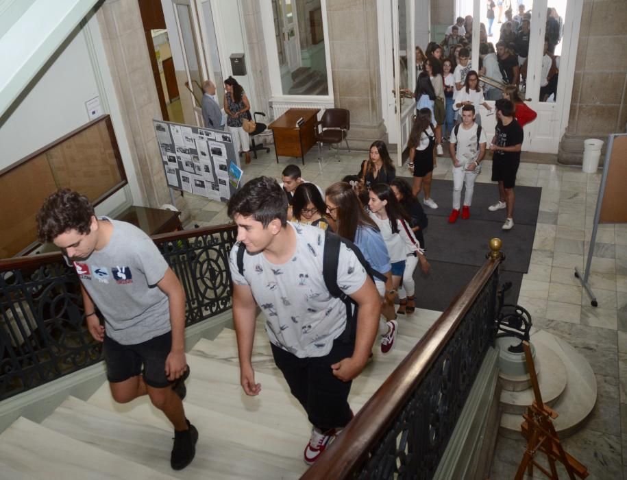 Vuela a las aulas en los institutos gallegos