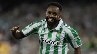 Cuenta atrás en el Betis: los cuatro clubes que insisten en el fichaje de Cédric Bakambu