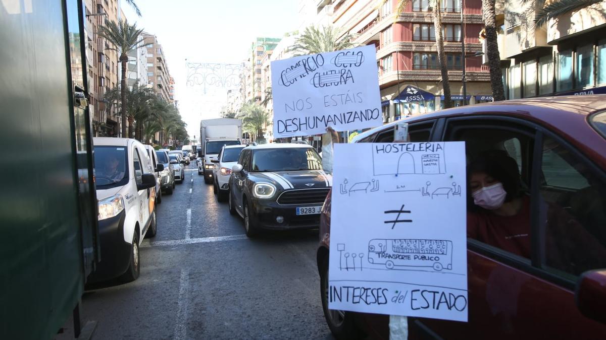 Una protesta de la hostelería colapsa el centro de Alicante