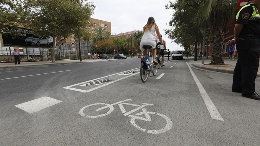 Valencia licita el carril bici de la avenida del Cid a San Agustín