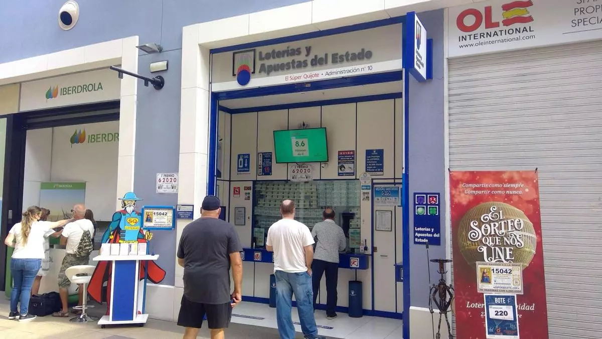 La Lotería Nacional deja un primer premio en Orihuela