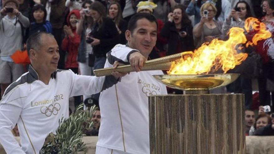 La antorcha olímpica parte rumbo a Londres