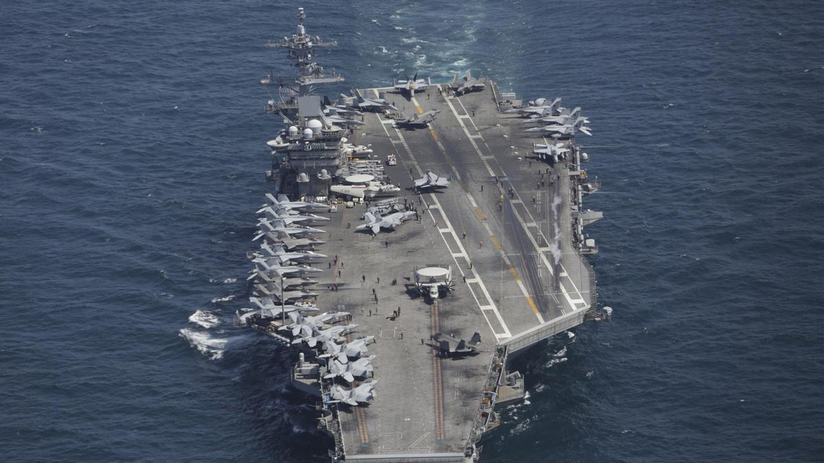 Archivo - El portaaeronaves 'USS Abraham Lincoln' (archivo)