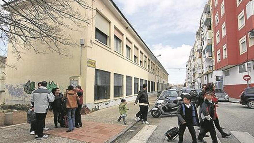 Pardaleras en Badajoz reclama el derribo del antiguo colegio de Bótoa