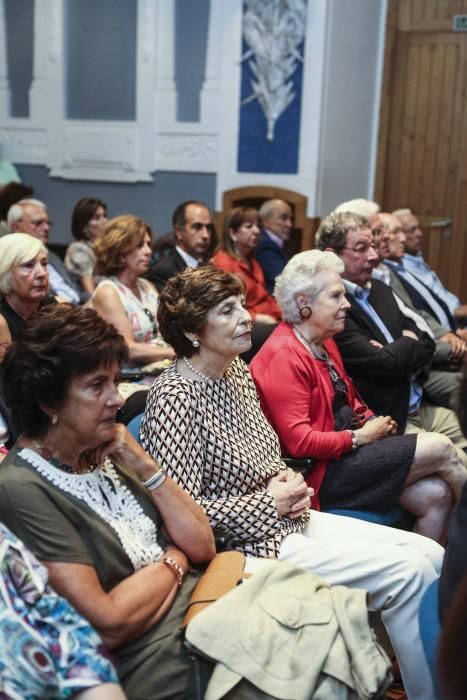 Entrega de los premios "Antiguo Alumno Distinguido" y "Campanil" 2016