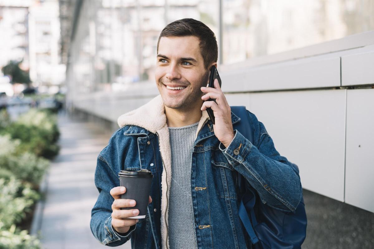 Colas para comprar las zapatillas Munich a 59 (antes 84 €) que todos los hombres desean por lo cómodas y bonitas que son