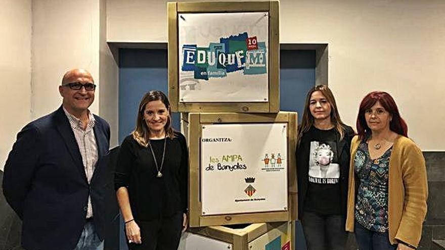 Deu cursos del cicle pedagògic «Eduquem en família» a Banyoles