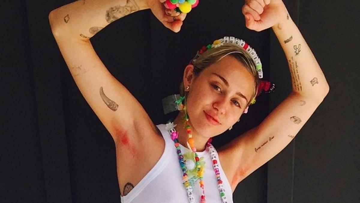 Mily Cyrus, la reina de los minitatuajes