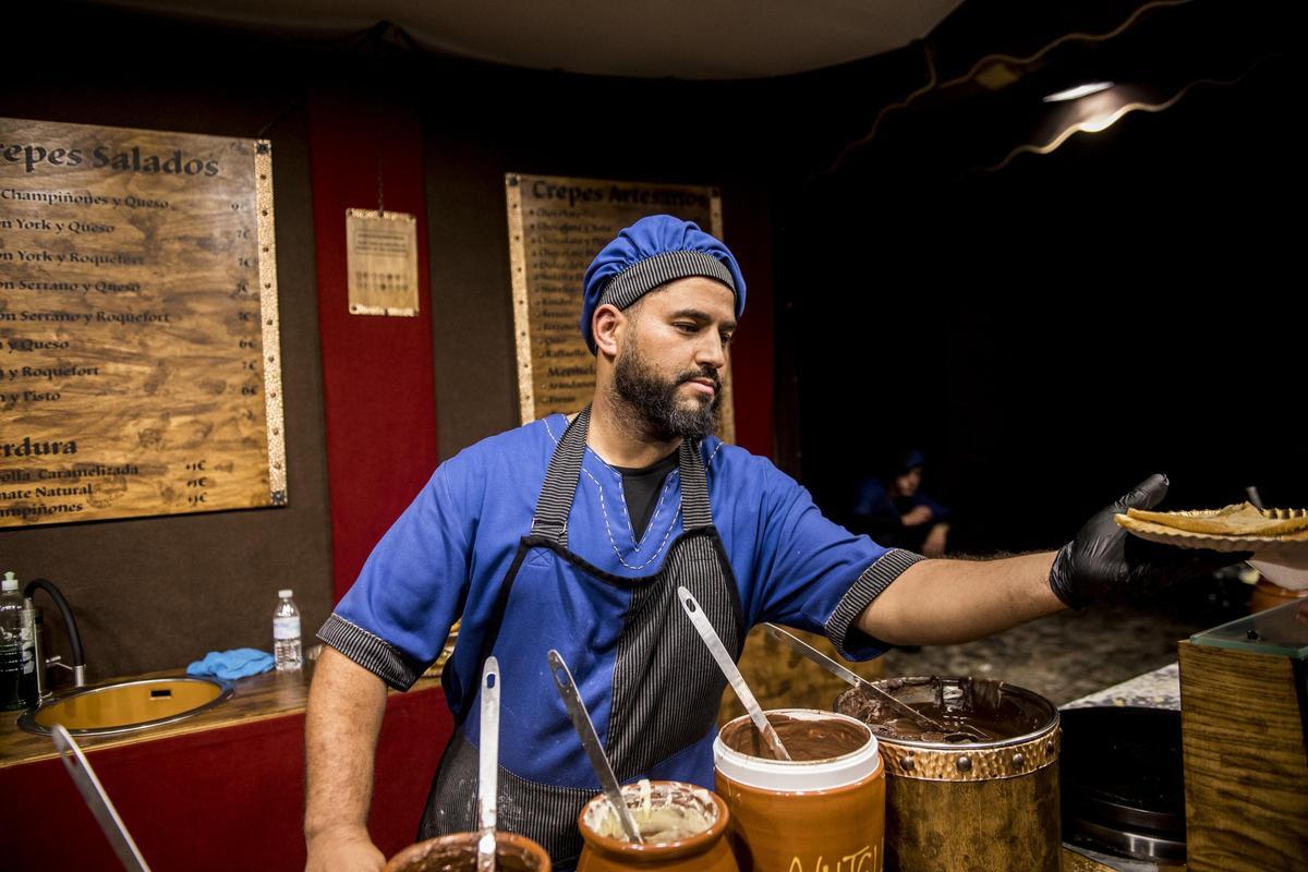 GALERÍA | Así es el Mercado Medieval de Cáceres con el regreso de la cetrería GALERÍA | Así es el Mercado Medieval de Cáceres con el regreso de la cetrería