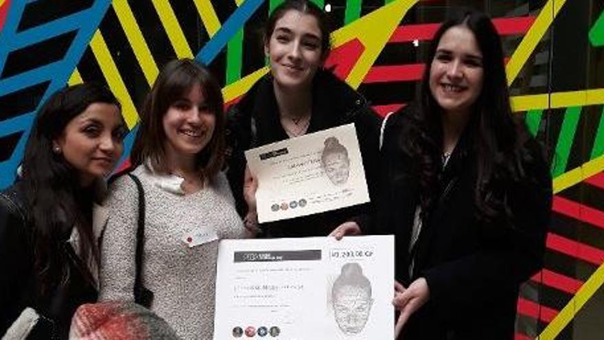 A la foto: Aurora Alonso, Paula Carnicer, María González y Patricia Silva, guanyadores de la primera edició del Fashion Challange Day