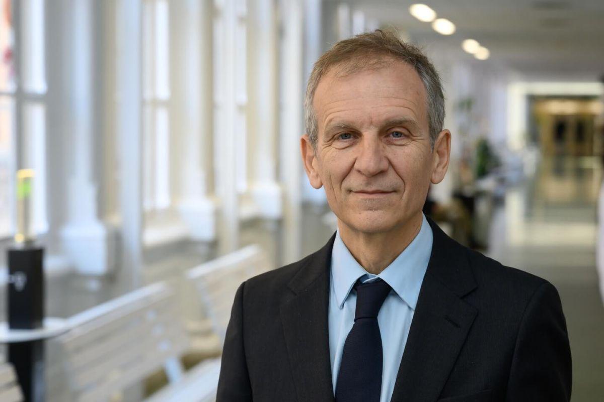 El doctor Antonio Alcaraz