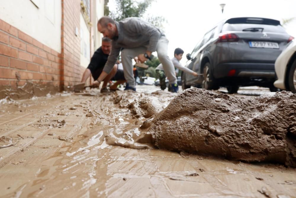 Nueva noche de tormenta y granizo en Málaga que desborda el río Campanillas