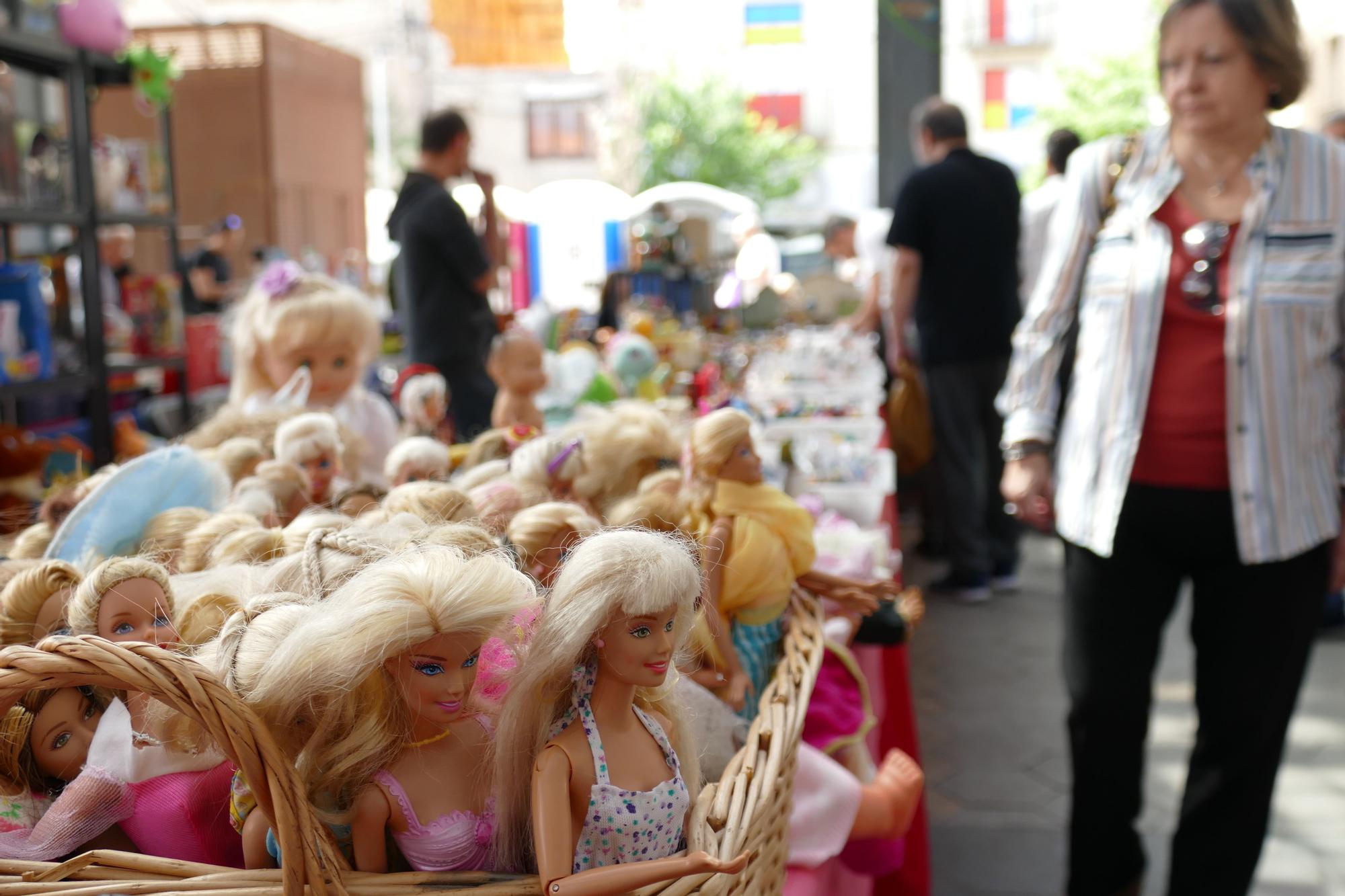 Els joguets i els seus col·leccionistes s'apoderen de la plaça Catalunya de Figueres