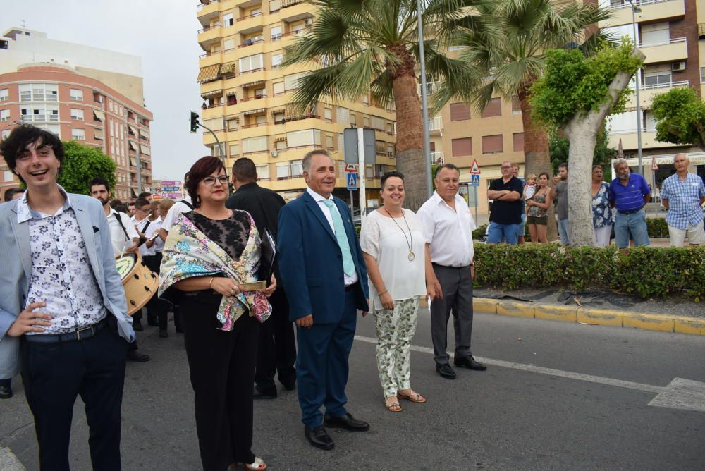 La Vila vibra en la presentación de cargos festeros.