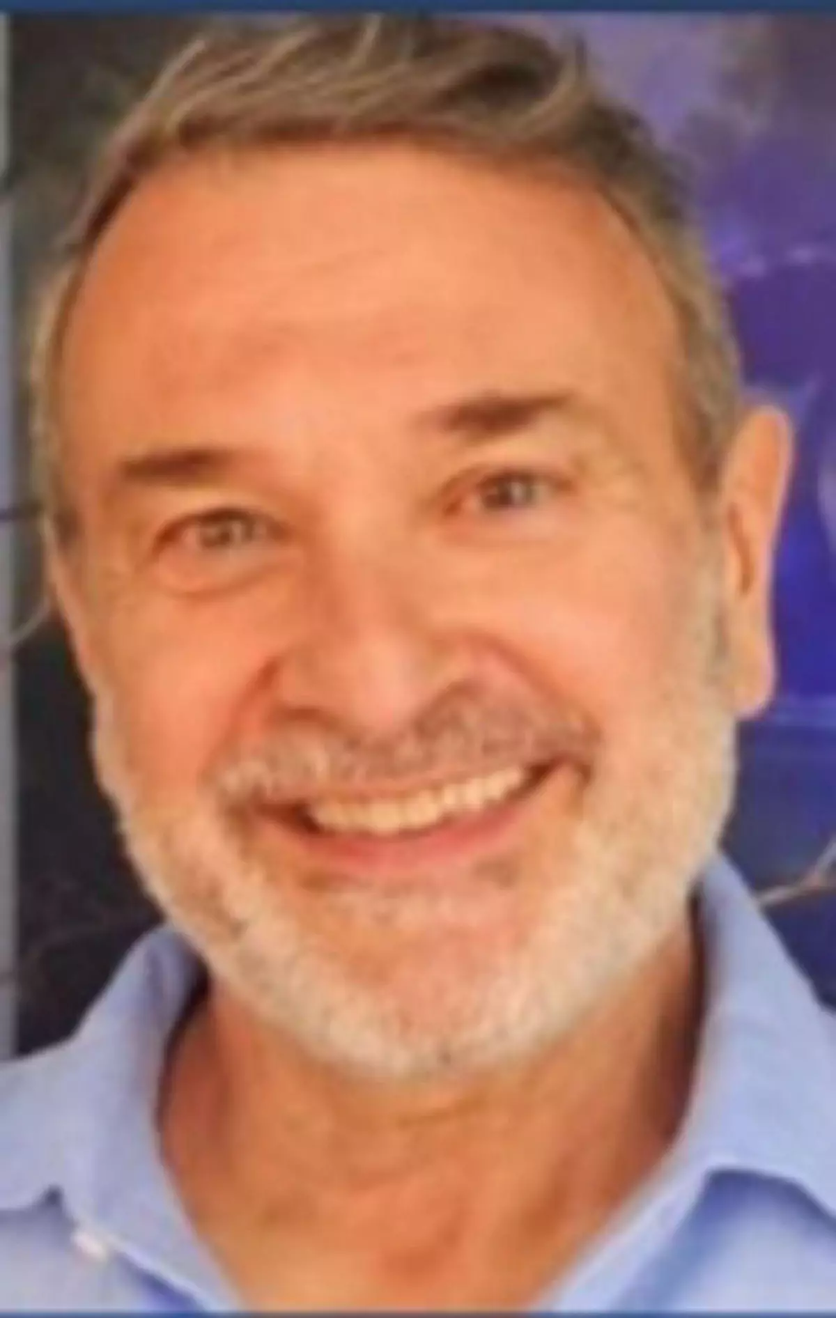 Olivier Longué sustituye a la catedrática Soledad Fox en el programa