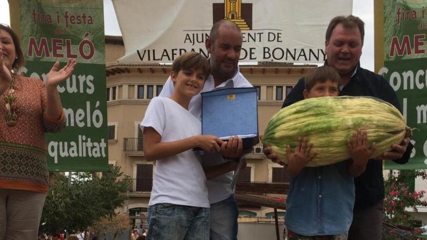 Nuevo récord en Vilafranca: un melón de un peso de 21.640 gramos