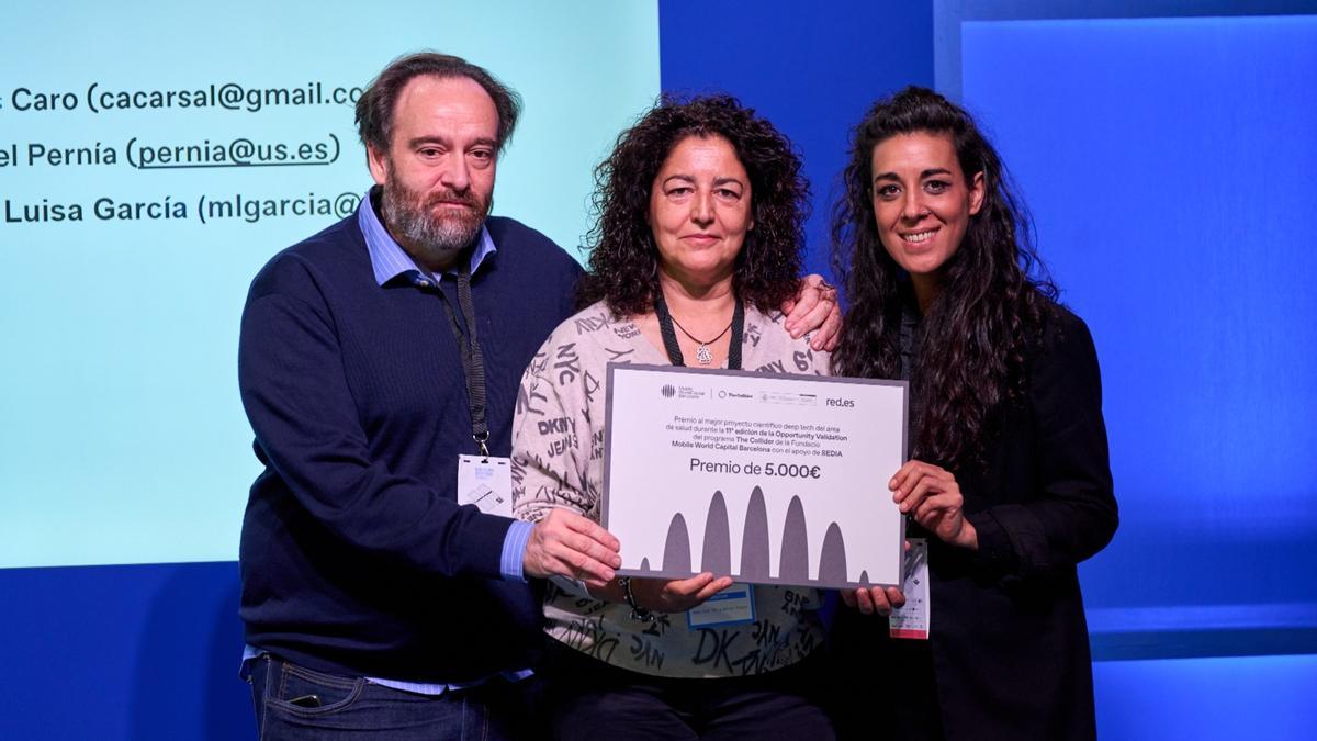Equipo de TARGLIO recogiendo el Premio de investigación de tumores en el Mobile Word Capital