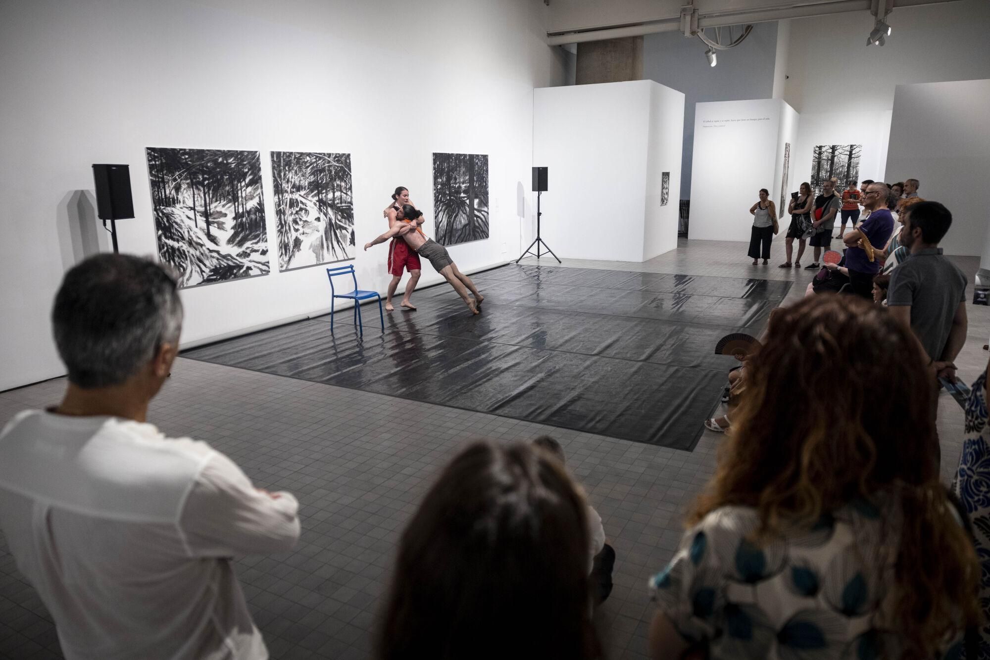 DANZA 'PAS A TROIS' CON HUGO Y VEGA GRIMALT POR EL 30 ANIVERSARIO DEL MUSEO PABLO SERRANO