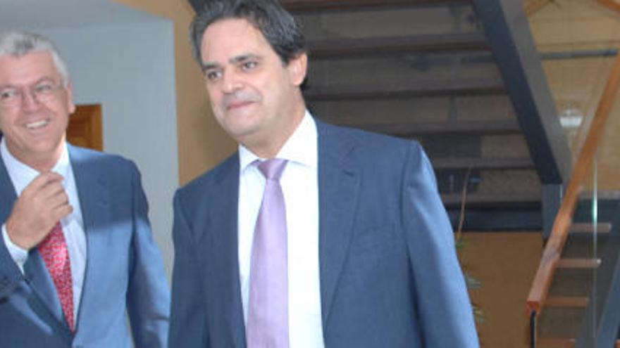 El consejero Rodríguez, antes de la reunión.
