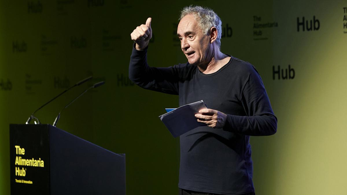 El chef Ferran Adrià durante una ponencia en The Alimentaria Hub.