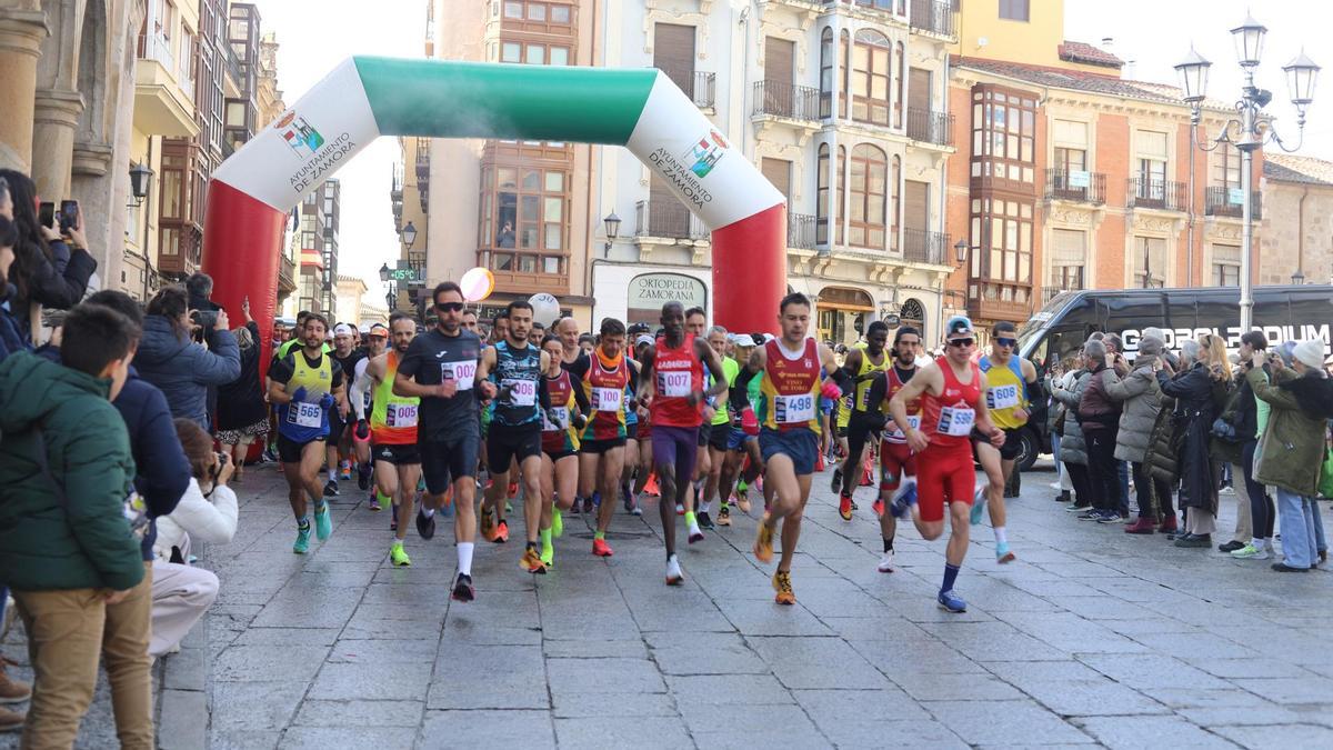VÍDEO | Salida de la media maratón de Zamora