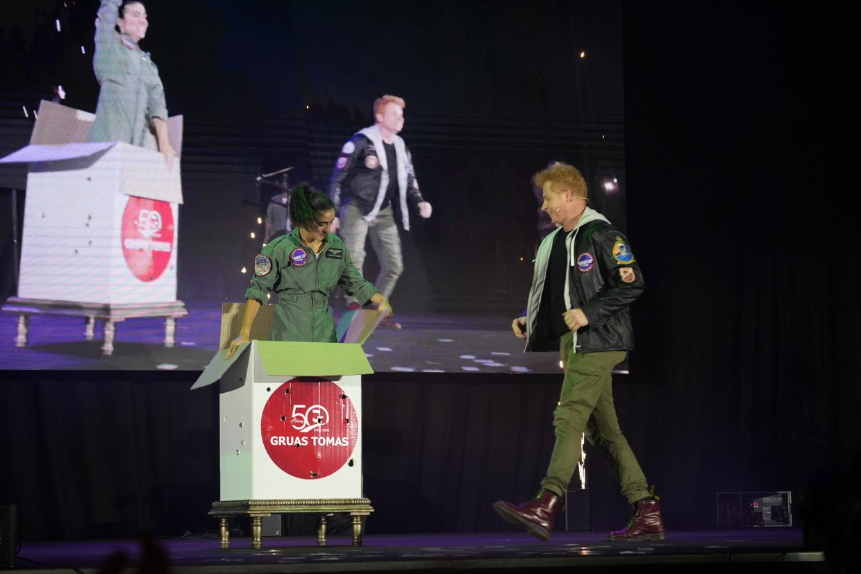 Galería de fotos de la gala del 50º aniversario de Grúas Tomás en Vila-real