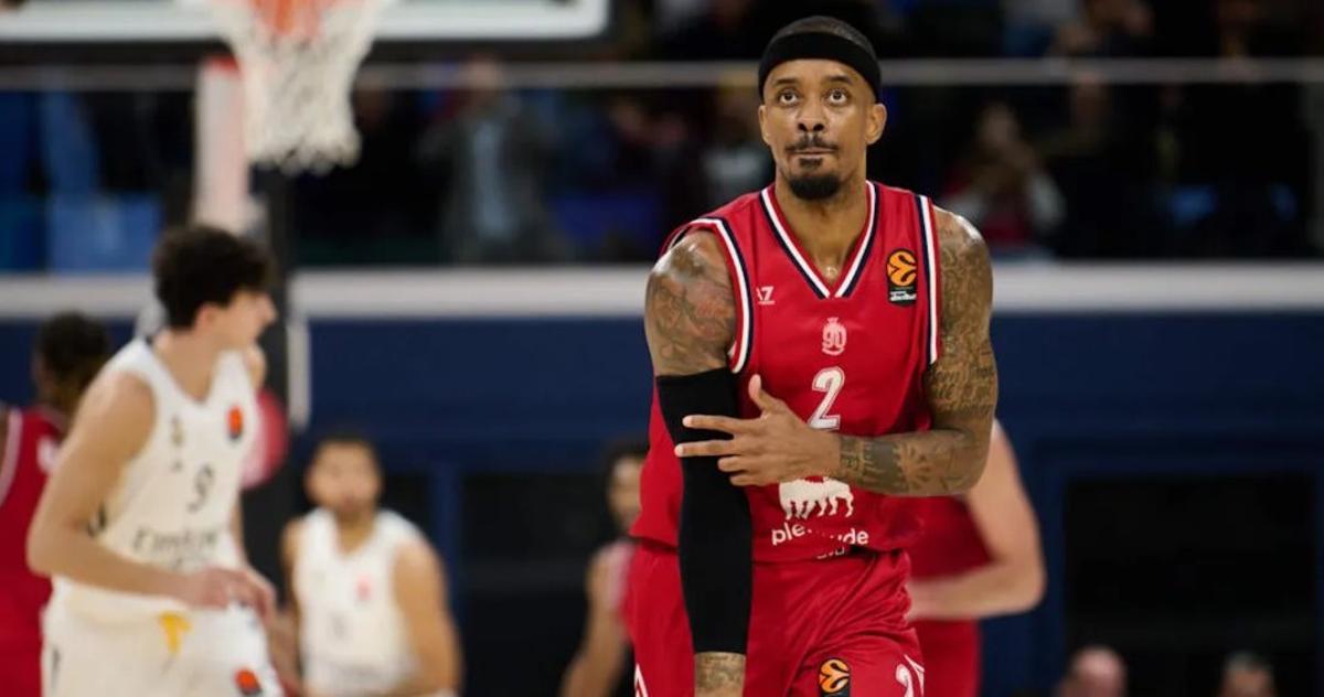 Lorenzo Brown, en un partido con el Milan