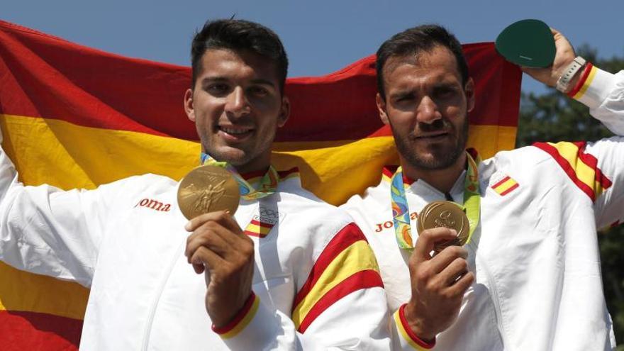 Cristian Toro y Saúl Craviotto celebran su oro olímpico