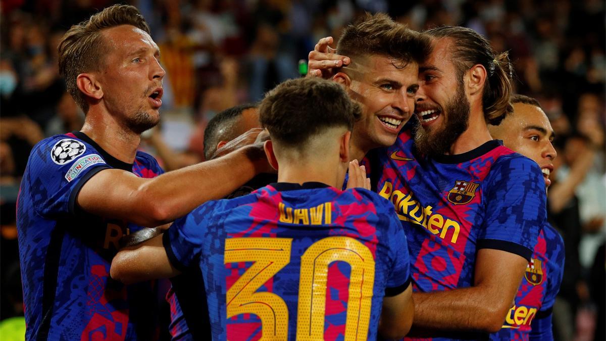 Así ha sido la celebración de los jugadores del Barça tras el tanto de Piqué