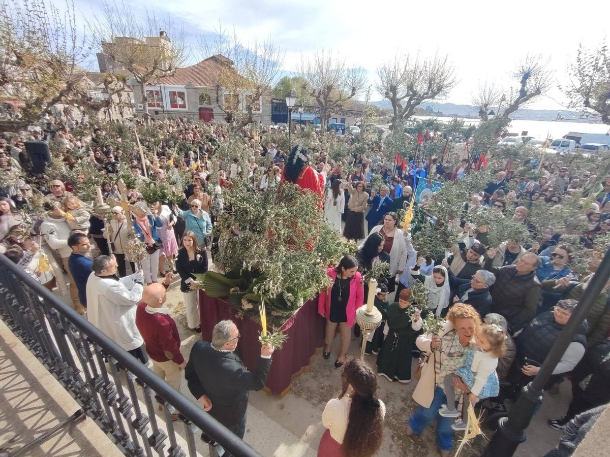 Así se vivieron la bendición de los ramos y la procesión de la Borriquilla Así se vivieron la bendición de los ramos y la procesión de la Borriquilla
