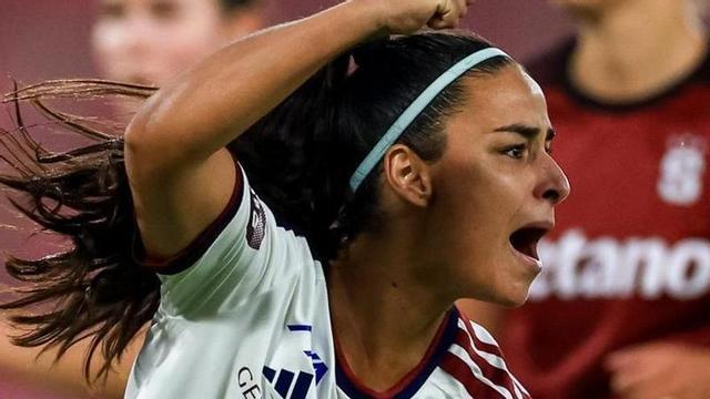 La tinerfeña Paola Hernández, celebrando su gol con el Servette. |