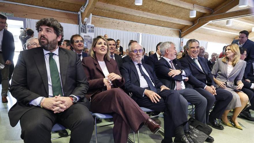 En directo | Comparecencia de López Miras y Arroyo ante la llegada de pateras en las últimas semanas
