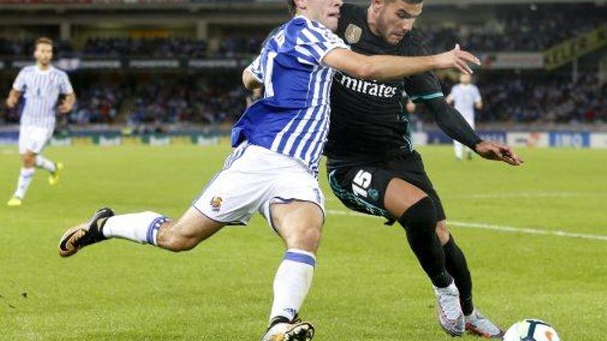 Odriozola lluita amb el madridista Theo Hernández