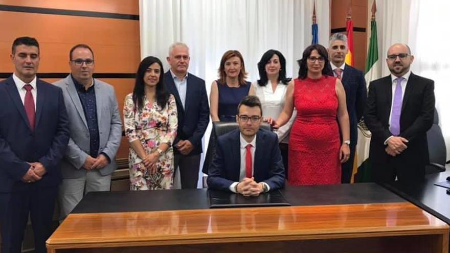 El alcalde de Novelda con su nuevo equipo de gobierno