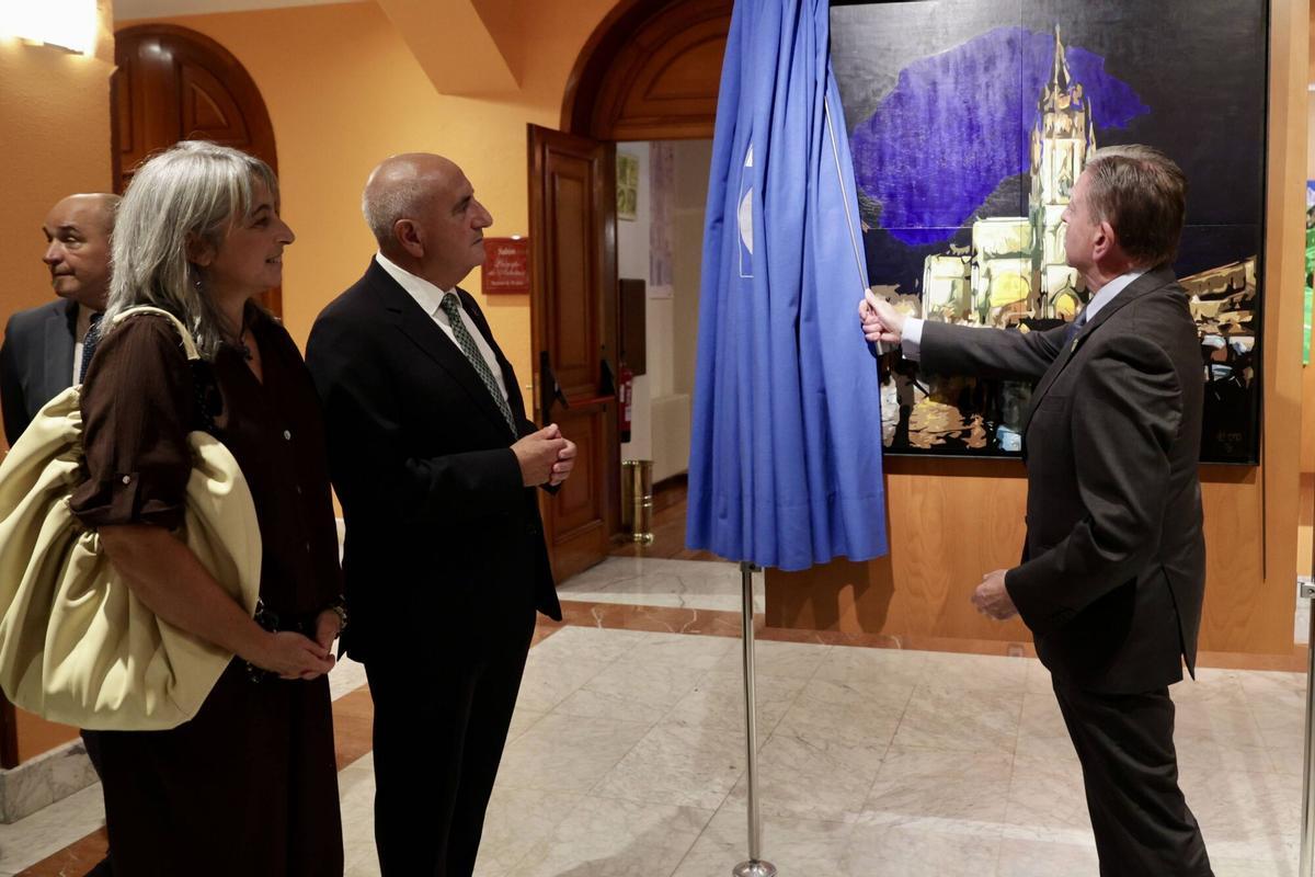 El Centro Asturiano de Oviedo abre sus fiestas con el pregón de la pediatra Lucía Galán El Centro Asturiano de Oviedo abre sus fiestas con el pregón de la pediatra Lucía Galán