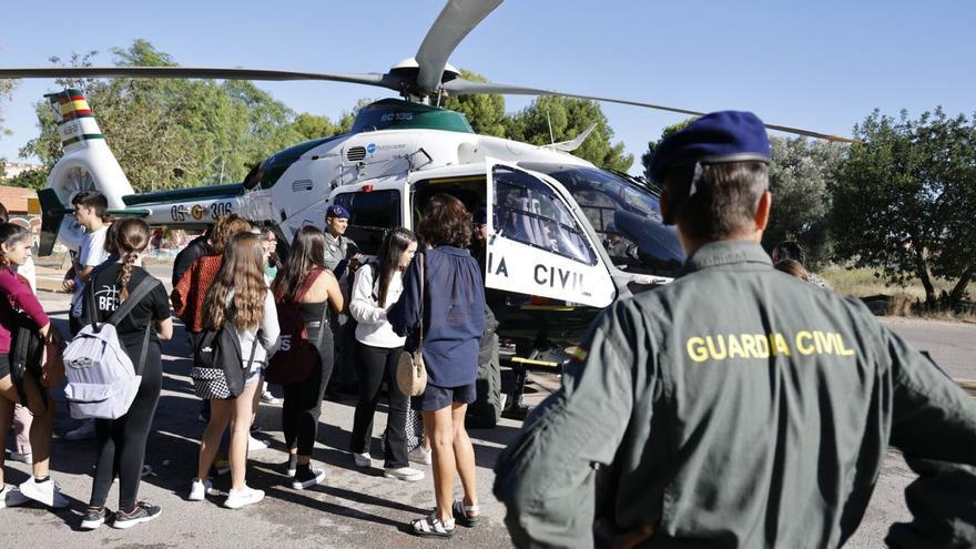 Exhibiciones de medios para acercar a los alumnos a los Cuerpos de Seguridad del Estado