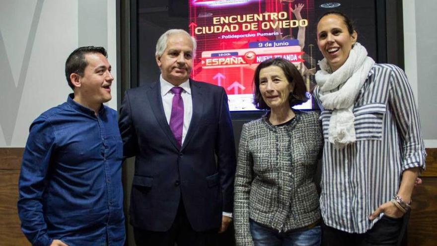 Fernando Villacampa, Juan José Cachero, Mercedes González y Amaya Valdemoro.