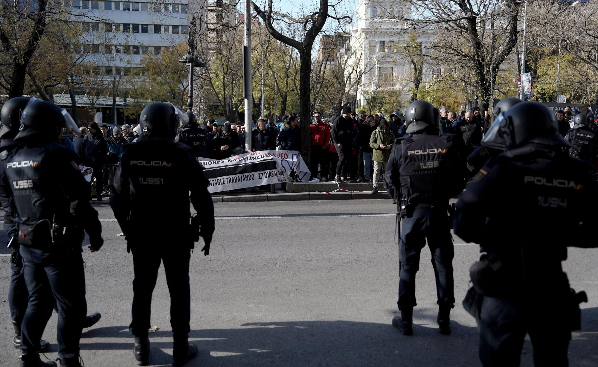 Concentración en Madrid de pescadores contra el recorte de días en el mar de Bruselas.