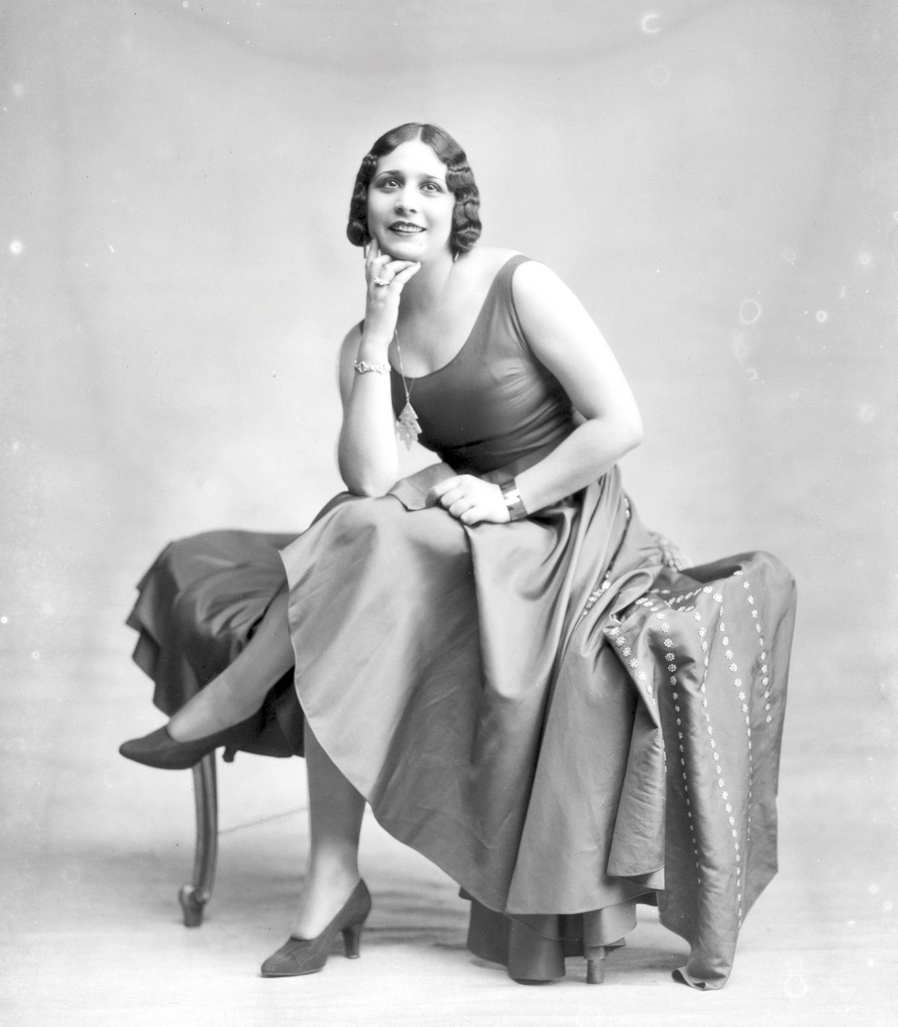 Celia Gámez - Cantante e bailarina (1962)