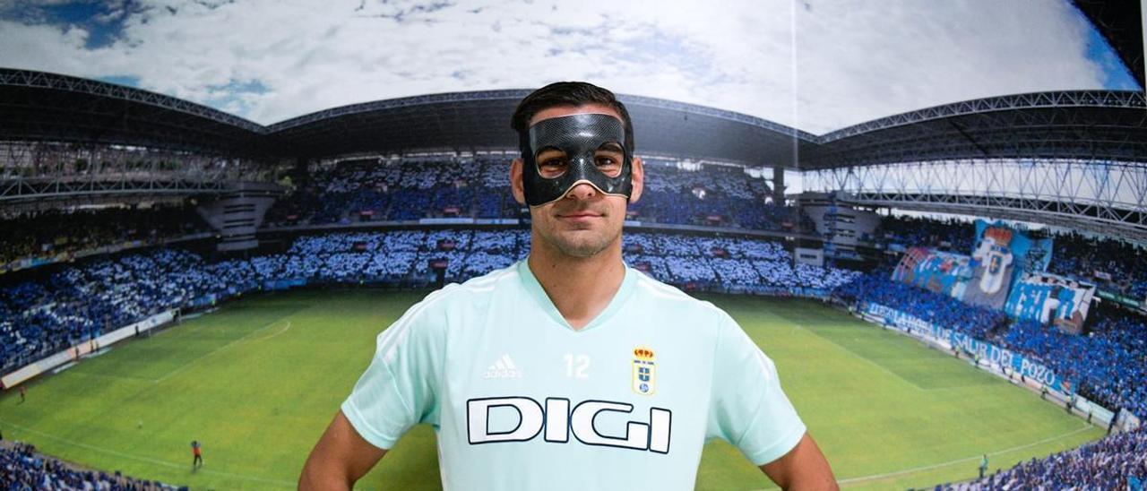 Dani Calvo, con la máscara para proteger su rostro