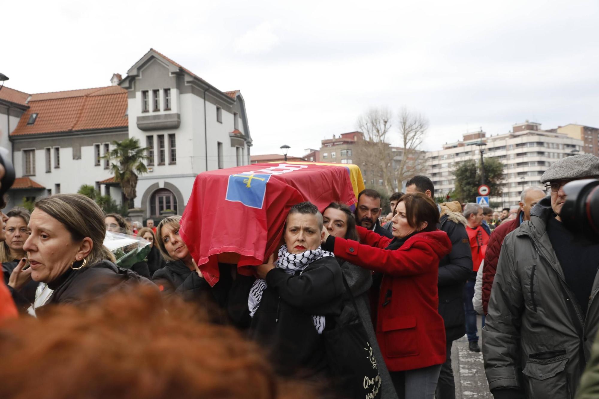 Así fue el último adiós a Anita Sirgo en Langreo