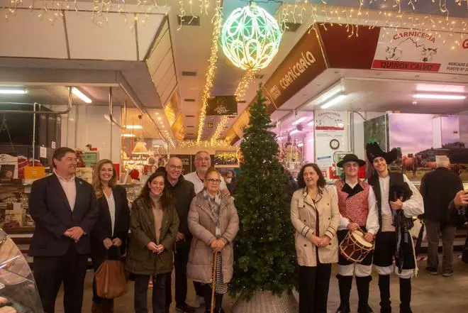 Encendido de las luces en el mercado de Elviña