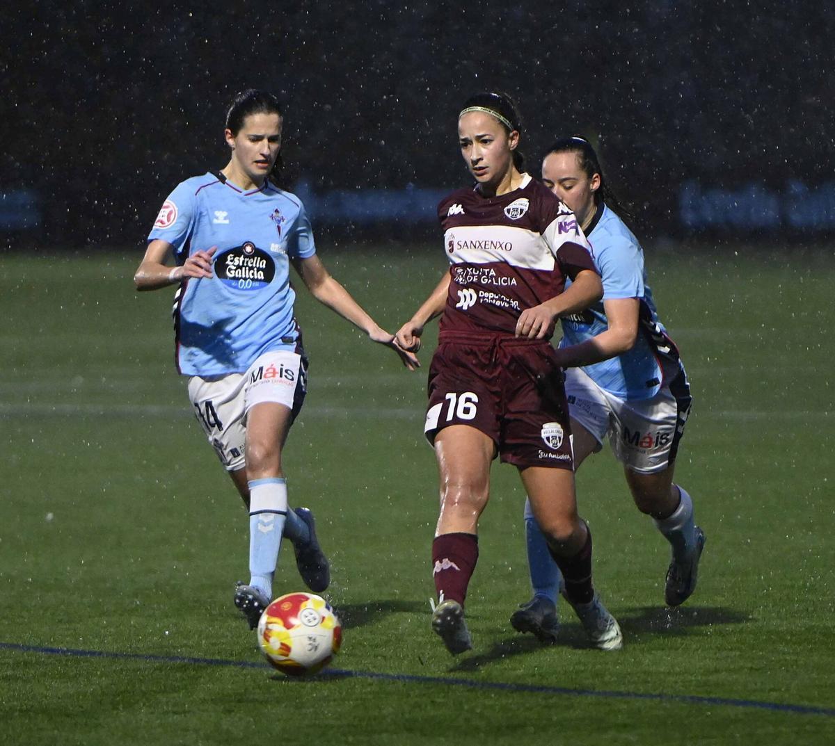 Partido disputado en la Ciudad Deportiva de A Madroa