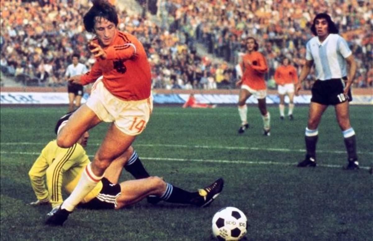 Johan Cruyff, un mito en imágenes