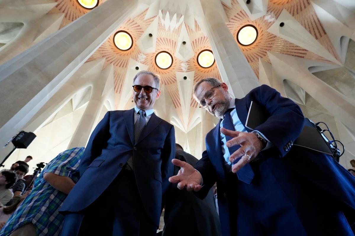 Xavier Martínez y Jodi Faulí, en el auditorio situado en la base de la Torre de Jesús-