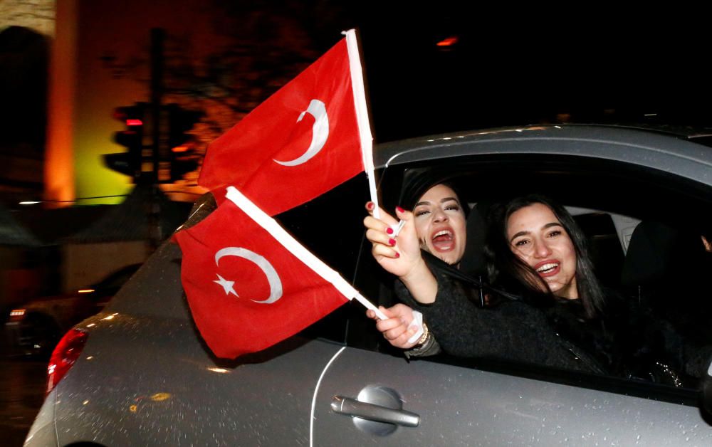 Erdogan gana el referéndun constitucional en Turquía