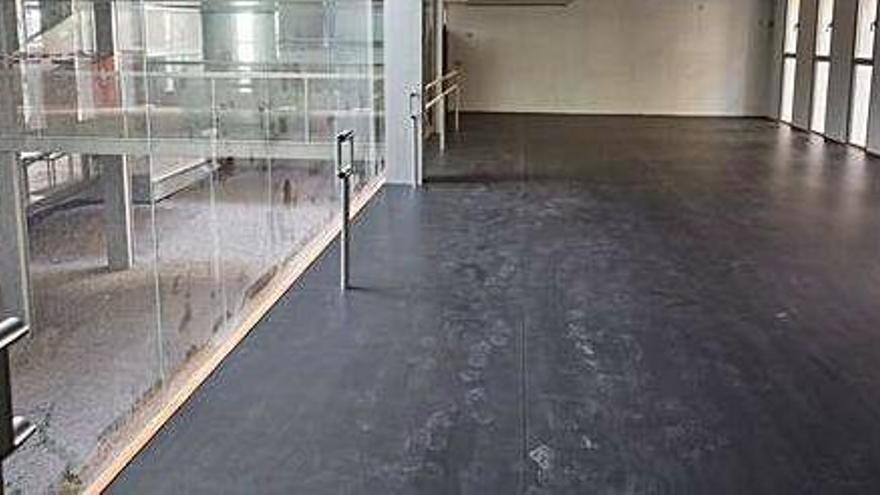 Aspecto de la nueva aula de danza del Conservatorio de Eivissa, donde se ha colocado ya un suelo especial para practicar &#039;ballet&#039;.